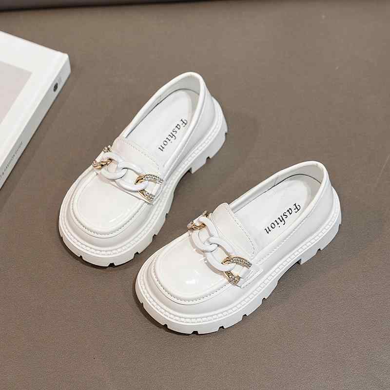 シューズ キッズ 女の子 ブリティッシュ レザーシューズ ローファー モカシン ドライビングシューズ ソフトソール 柔らかな履き心地 通気性 滑りにくい 上品 光沢 エナメル調 ブラック ホワイト ベージュ 春夏秋 通学 普段使い