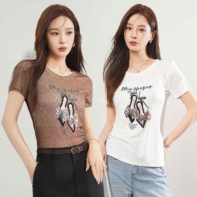 Tシャツ トップス レディース 女性用 レース 半袖 クルーネック 丸首 花柄 プリント スリムフィット 体型カバー 着痩せ 細見え 着回し デイリーユース 若見え エイジレス 春夏 ナイロン 伸縮性