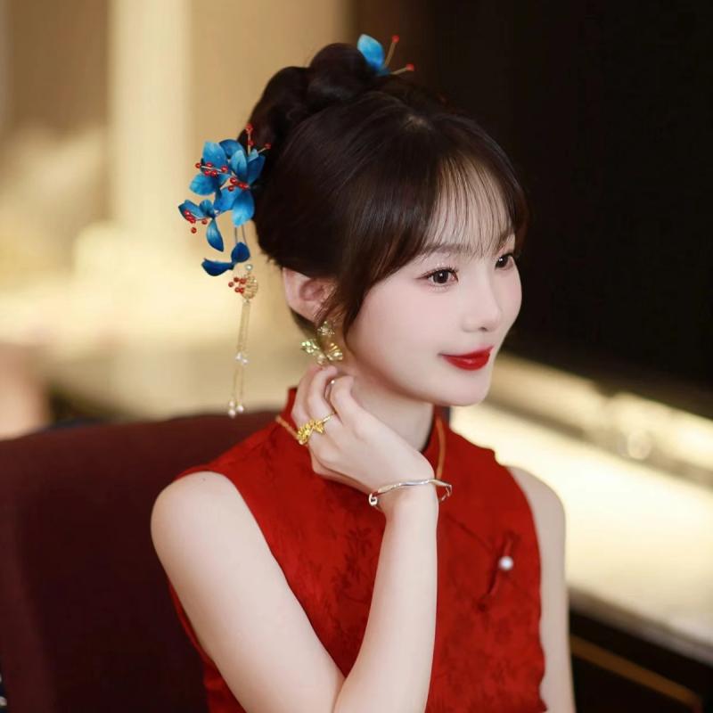 ヘアアクセサリー レディース 絨花 かんざし ヘアスティック 髪飾り 蝶々 ヘアピン ヘッドドレス ブルー グラデーション 上品 エレガント 古風 レトロ 和モダン 新中国式 結婚式 婚礼 花嫁 前撮り 和装 着物 振袖 袴 成人式 卒業式 まとめ髪
