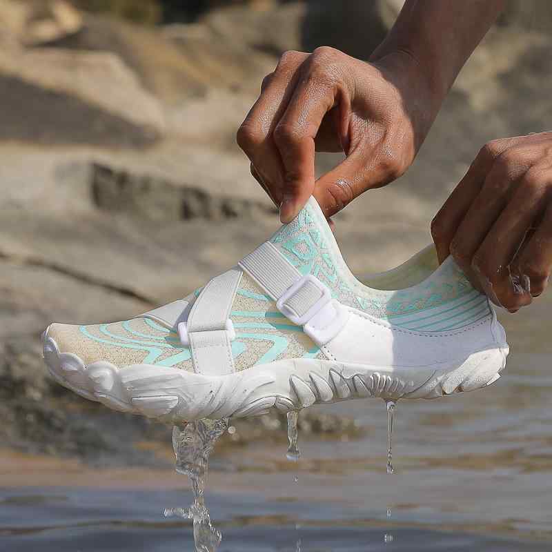 アクアシューズ 男女兼用 伸縮性 Vibramソール ノンスリップ ベアフット 素足感覚 水陸両用 速乾 排水 メッシュ素材 通気性 ローカット ビーチ マリン アウトドア レジャー 釣り 登山 サイクリング