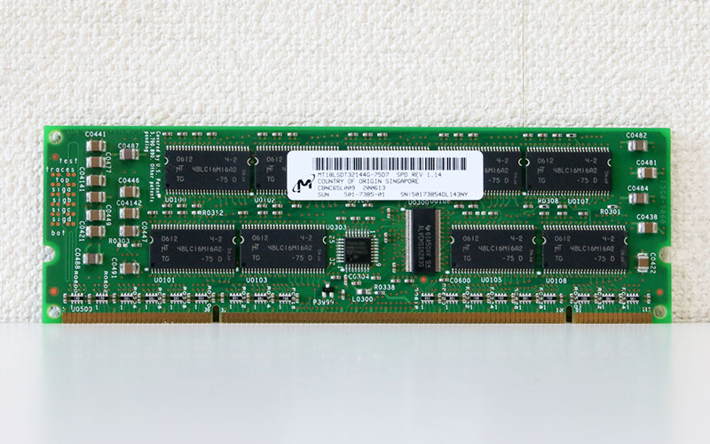 501-7385 Sun Microsystems 512MB SDRAM DIMM Micron Technology MT18LSDT32144G-75D7【中古】