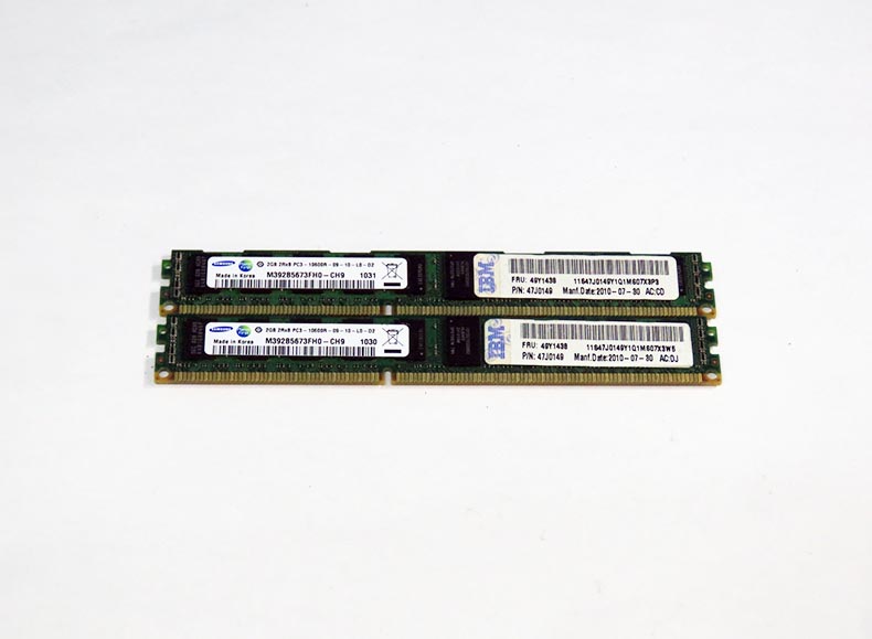 49Y1438 IBM 計4GB DDR3-1333MHz Registered ECC 240pin SAMSUNG M392B5673FH0-CH9 2GBx2【中古】
