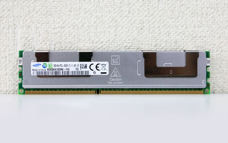 M393B2K70DM0-YF8 Samsung 16GB DDR3-1066 PC3L-8500R Registered ECC 1.5V/1.35V 240pin【中古】