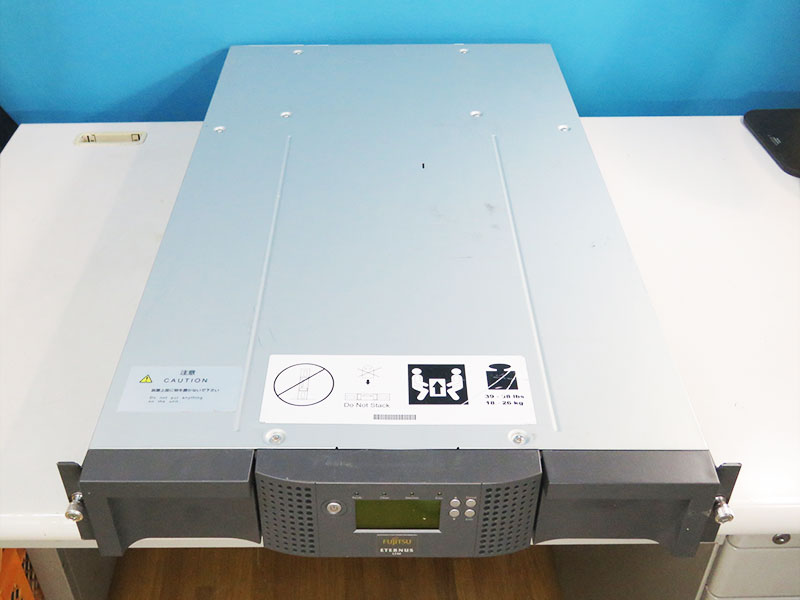 ETERNUS LT40 富士通 LTO3磁気テープ車載専用車 SAS 3Gb/s CA07243-D040/CA07243-D005/CA07243-D006【中古】