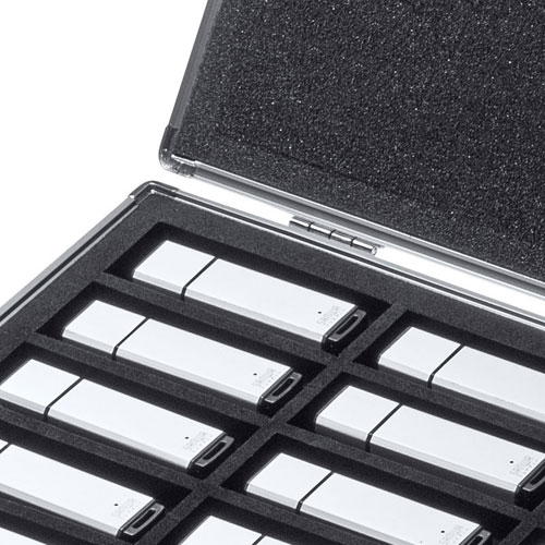 サンワサプライUSBフラッシュメモリケース28本収納FC-UFD2N