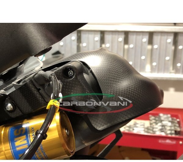 CARBONVANI カーボンバーニ エキゾーストヒートガード 仕上げ:グロッシー(艶あり) ストリートファイター V4 ストリートファイター V4.S パニガーレV4 パニガーレV4 S. DUCATI ドゥカティ DUCATI ドゥカティ DUCATI ドゥカティ DUCATI ...