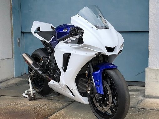 ２セット以上購入で、おまけ１本 CLEVERWOLF YZF-R6 カウル・エアロ