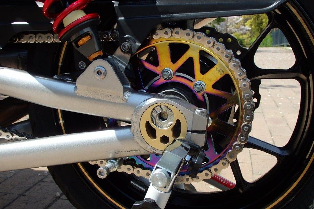 ADVANTAGE アドバンテージ XAM＆DID ドライブチェーン＆前後スプロケットキット(タフライトスチール) FZ-09 MT-09 TRACER XSR900 YAMAHA ヤマハ スプロケット・チェーンセット 駆動系 チェーンカラー：シルバー