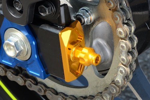 AGRAS アグラス チェーンアジャスターキャップ GIXXER SF250 SUZUKI スズキ アクスルブロック・チェーンアジャスター 足回り｜ウェビック　店