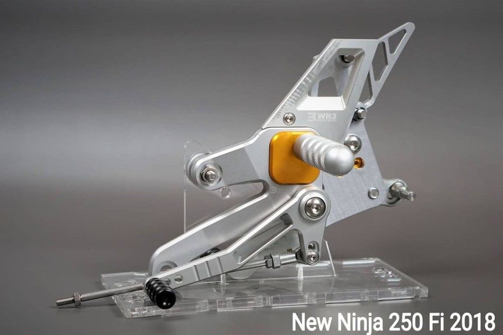 WR3 ダブルアールスリー バックステップキット Vシリーズ ニンジャ250 KAWASAKI カワサキ バックステップ ステップ 足回り