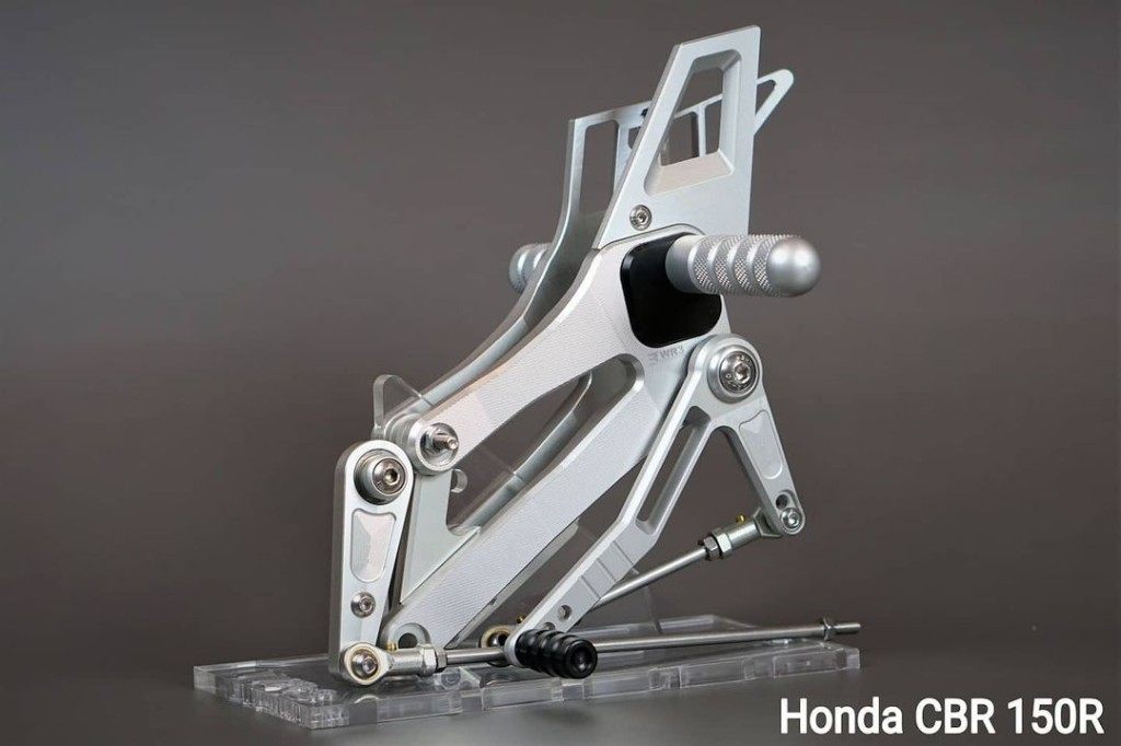 WR3 ダブルアールスリー バックステップキット Vシリーズ CBR150R HONDA ホンダ バックステップ ステップ 足回り