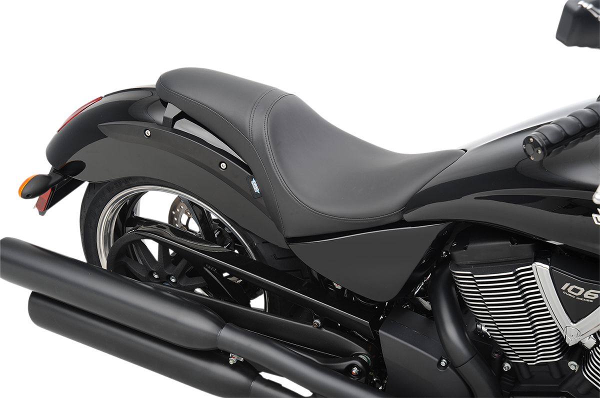 Drag Specialties ドラッグスペシャリティーズ プレデターシート スムース VEGAS 【SEAT PRED SMTH [0810-1596]】 Highball 2012 - 2014 Kingpin 2004 Vegas 2003 8-ball 2005 VICTORY ヴィクトリー シート シート関連 外装