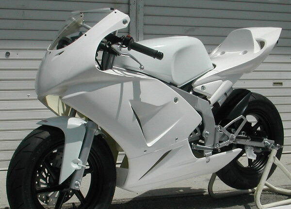 EIGHT(才谷屋) エイト(サイタニヤ) フルカウル＆シングルシート NSF100 HONDA ホンダ フルカウル・外装セット カウル関連 外装