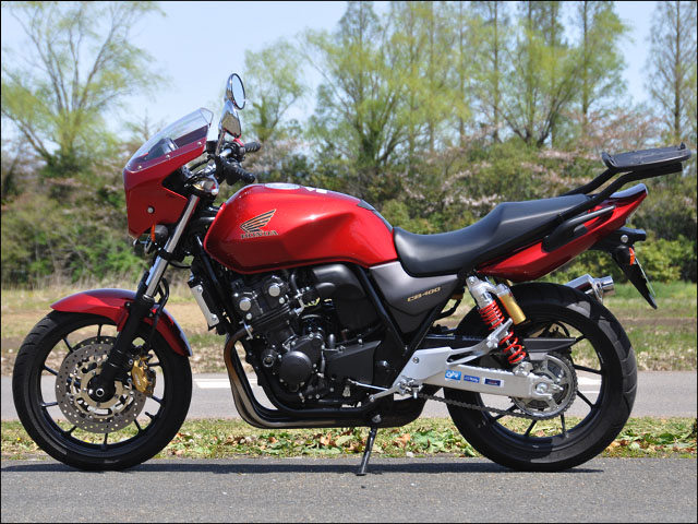 CHIC DESIGN シックデザイン ロードコメット CB400スーパーフォア HONDA ホンダ ビキニカウル カウル関連 外装 スクリーンカラー：スモーク / カラー：キャンディプロミネンスレッド