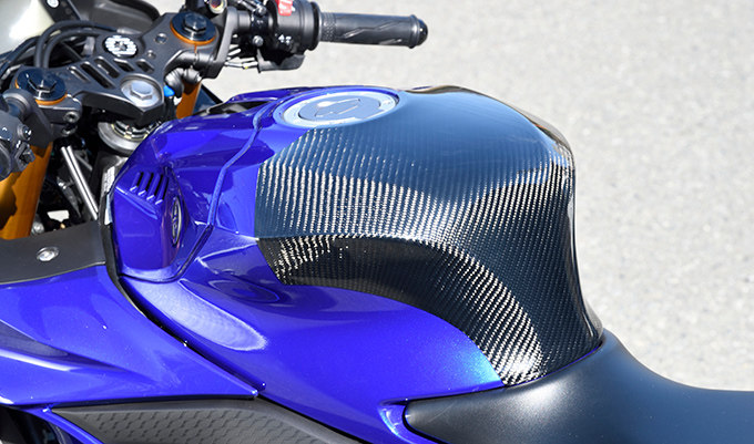 Magical Racing マジカルレーシング タンクエンド YZF-R25 YZF-R3 YAMAHA ヤマハ タンクカバー タンク関連 外装 タイプ:平織りカーボン製 / MagiVeilセラミックコーティング:なし|ウェビック 店