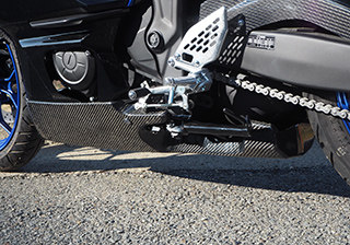 Magical Racing マジカルレーシング アンダーカウルトレイ YZF-R25 YZF-R3 YAMAHA ヤマハ アンダーカウル カウル関連 外装 タイプ：FRP製・白 / MagiVeilセラミックコーティング：なし｜ウェビック　店