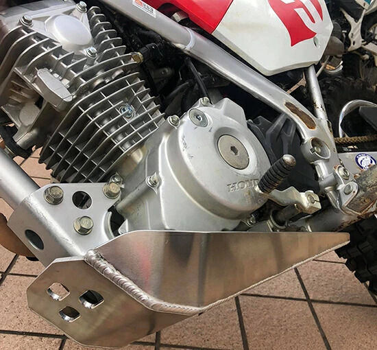 楽天市場 力造 Rikizoh リキゾウ スキッドプレート Tuff ハードエンデューロ用 Crf125f ウェビック 楽天市場店
