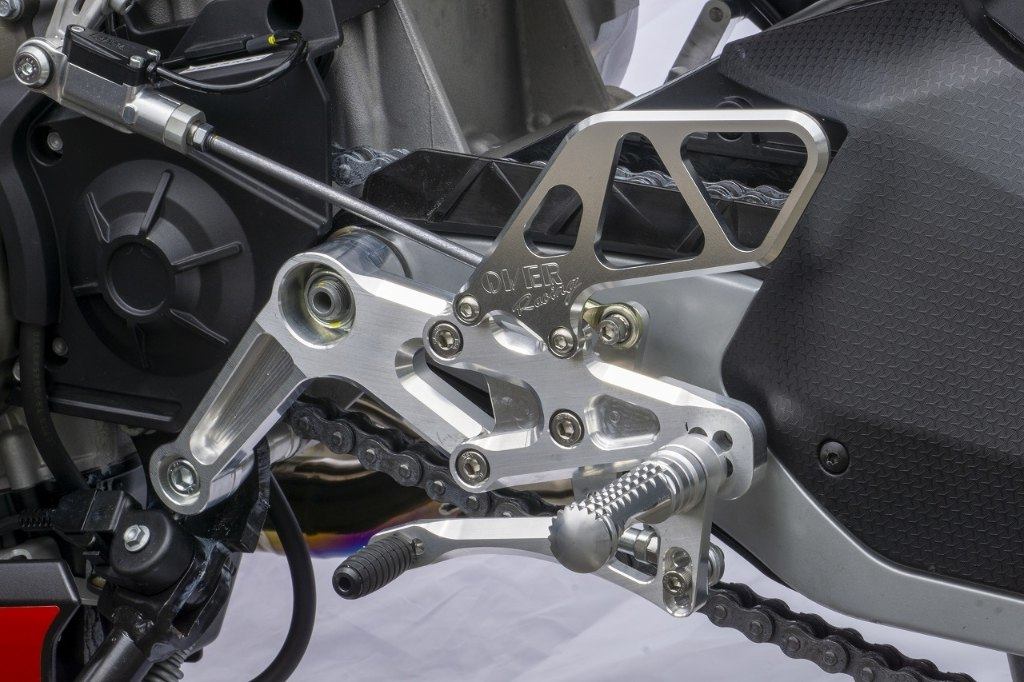 OVER オーヴァー バックステップ RS 660 APRILIA アプリリア ステップ 足回り カラー：ブラック(ブラックアルマイト仕上げ)