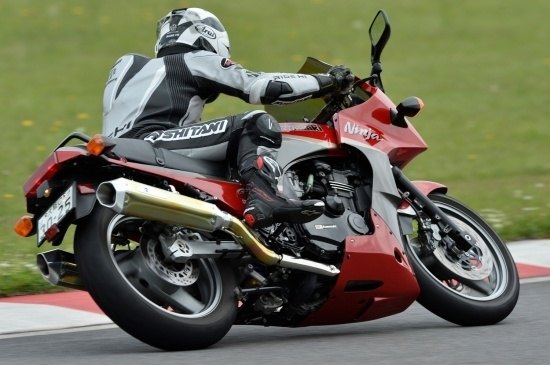 K-FACTORY ケイファクトリー スリップオンマフラー 2本出しヘキサゴンサイレンサー GPZ900R KAWASAKI カワサキ マフラー