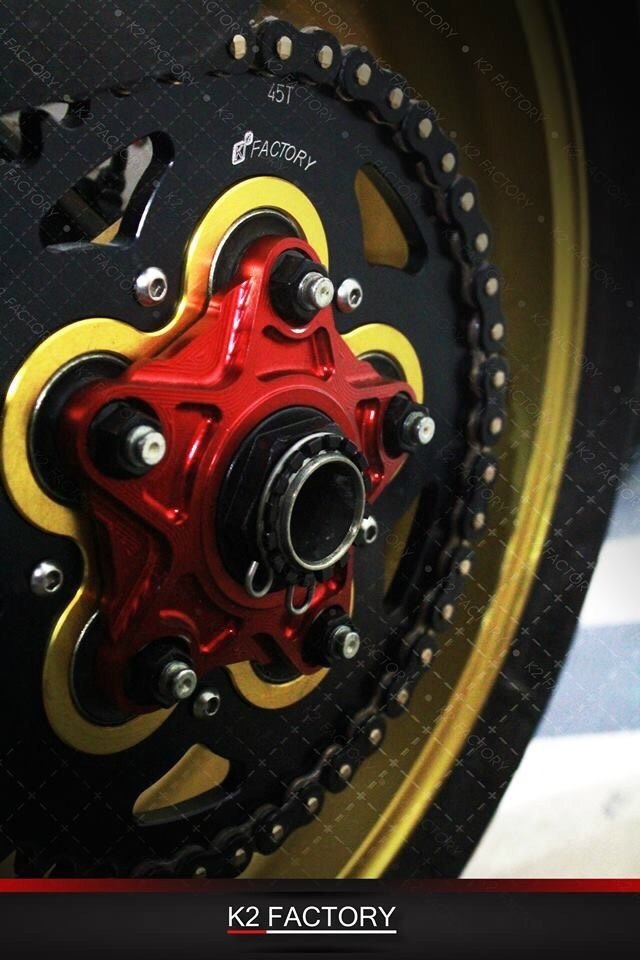 K2 Factory Brand ケーツーファクトリーブランド HUB-SPROCKET SET FOR HYPER821 DUCATI ドゥカティ スプロケットキャリア 駆動系 丁数：42T / カラー：Red