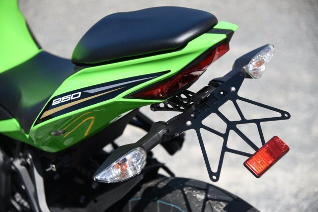 WOODSTOCK ウッドストック ライセンスプレートホルダー Ninja ZX-25R SE KRT EDITION KAWASAKI カワサキ ナンバープレートホルダー 外装
