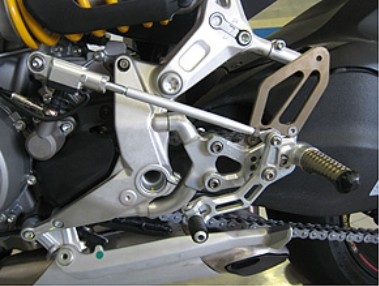 Robby Moto Engineering ロビーモトエンジニアリング バックステップ SBKモデル パニガーレ1199Sトリコロール DUCATI ドゥカティ ステップ 足回り｜ウェビック　店