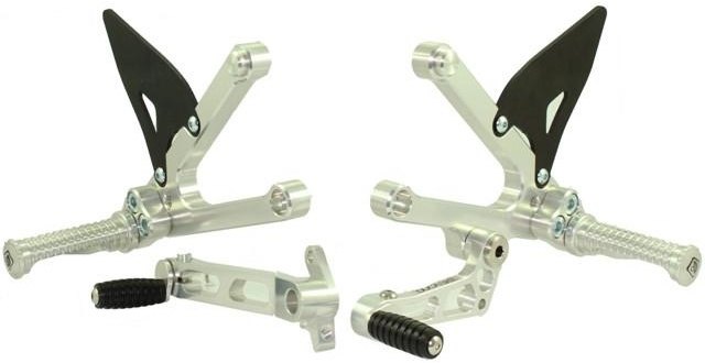 DUCABIKE (DBK) ドゥカバイク (ディービーケー) アジャスタブルステップキット SPORT 1000 PAUL SMART SUPERSPORT MH900e DUCATI ドゥカティ バックステップ ステップ 足回り ステップバーホルダー・ペダル／ペースプレート・ステップバーカラー：シルバー／シルバー｜ウェビック　店