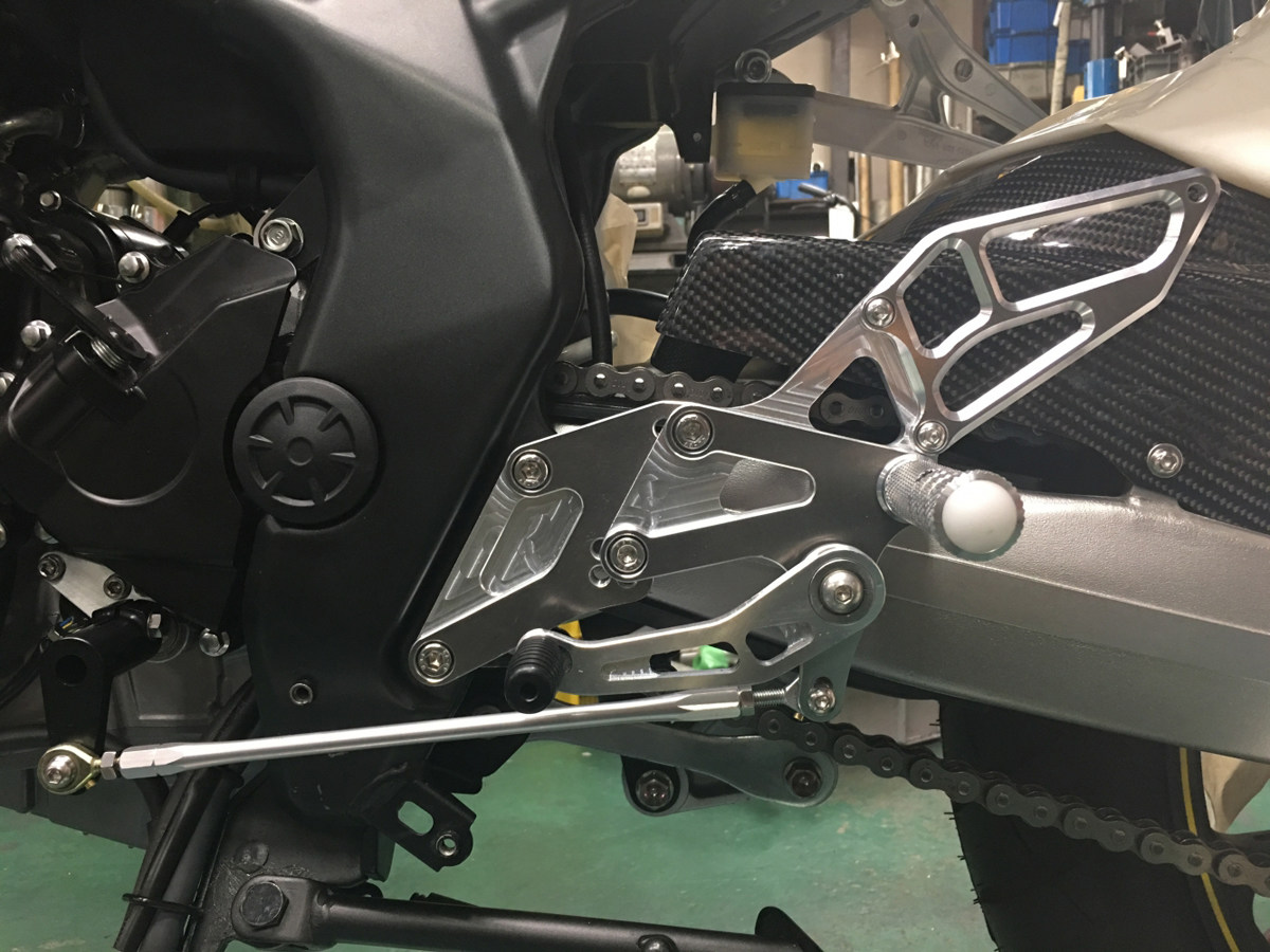 K-FACTORY ケイファクトリー ライディングステップ レース仕様 CBR250RR HONDA ホンダ バックステップ ステップ 足回り｜ウェビック　店