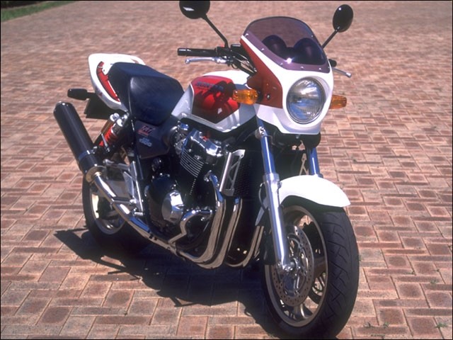cb1300 sf シックデザイン　ビキニカウル CHIC DESIGN - ロードコメット CB1300SF 03～