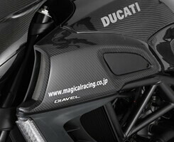 21560円 価格 Magical Racing マジカルレーシング エアダクトカバー 素材