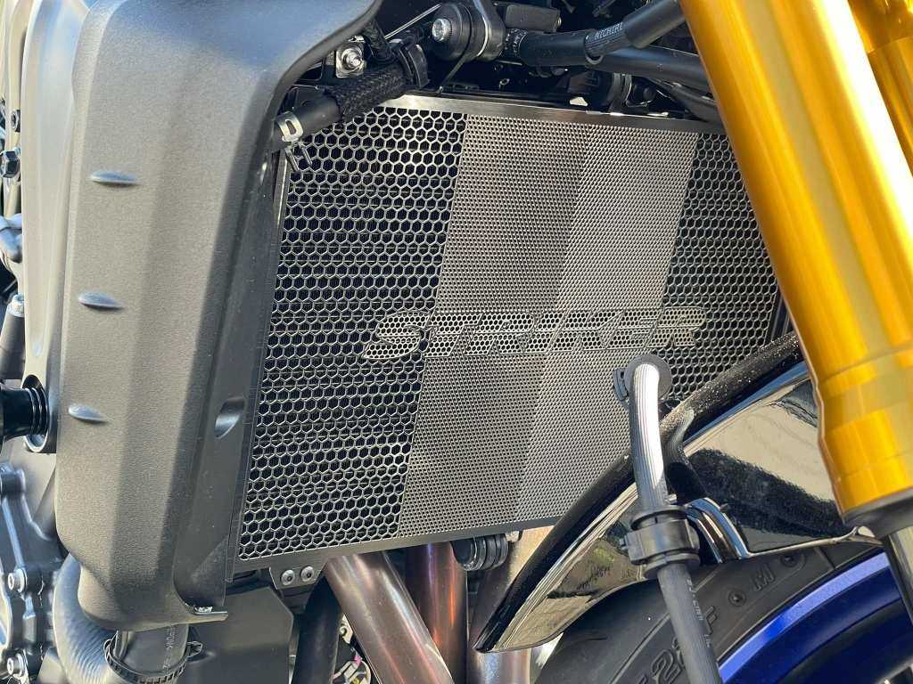 STRIKER ストライカー ラジエターコアガード MT-09 SP TRACER 9 GT XSR900 XSR900GP YAMAHA ヤマハ ラジエーターコアガード・オイルクーラーコアガード 冷却関連 エンジン