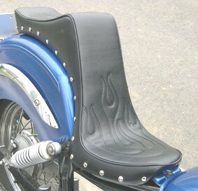 American Dreams アメリカンドリームス ドラッグスター250 キング＆クィーン ファイヤーパターン スタッド 黒 ドラッグスター 250 YAMAHA ヤマハ シート シート関連 外装