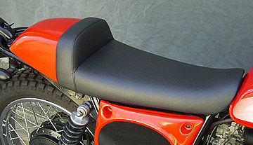 OSCAR オスカー シングルシート 白ゲル 250TR KAWASAKI カワサキ シート シート関連 外装｜ウェビック　店