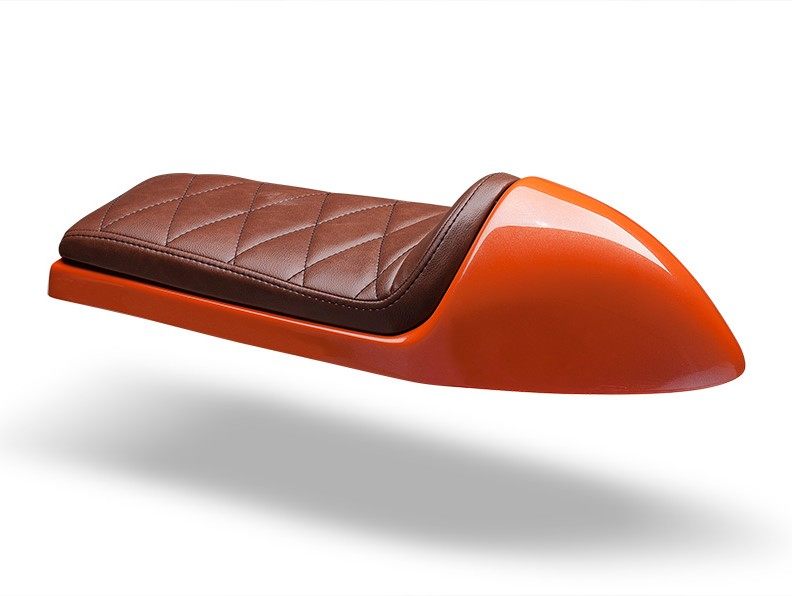C-RACER シーレーサー 汎用カフェレーサーシート シート シート関連 外装 ステッチカラー：Brown：ブラウン / ステッチタイプ：CHEVRON (V shape)：V字 / 生地の仕様：Non Slip Black：ノンスリップブラック 27,775円