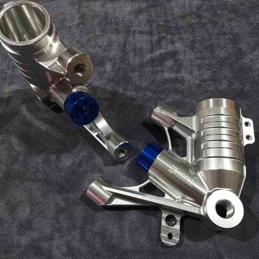 WR3 ダブルアールスリー Front Fork Bottom Case 入数