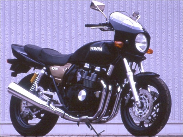 シックデザイン　xjr1300　ビキニカウル スモークスクリーン　塗装済み 楽天市場】CHIC DESIGN シックデザイン マスカロード XJR1300