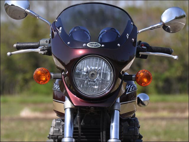 CHIC DESIGN シックデザイン ロードコメット2 ゼファー750 ゼファー750RS KAWASAKI カワサキ ビキニカウル カウル関連 外装 スクリーンカラー：クリア / カラー：エボニー（金ライン）