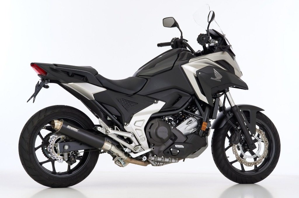 SHARK シャーク SRC 4 slip on exhaust (2-1) スリップオンマフラー Integra 750 NC750S NC750X HONDA ホンダ マフラー｜ウェビック　店 55,855円