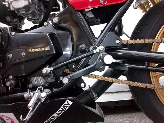 SPEED SHOP ITO スピードショップイトウ J系用ステップキット アルミステップバー J系 KAWASAKI カワサキ ステップバー ステップ 足回り タイプ：旧型ステップバー／ステップバー：シルバー／バーエンド：ホワイト