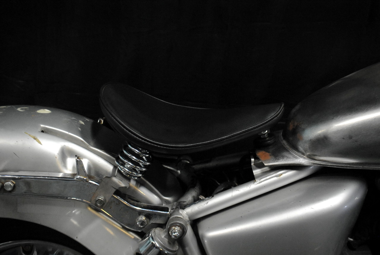 バイク用黒三角シート（スプリング付き）　マグナ50 バイク用黒三角シート（スプリング付き）マグナ50