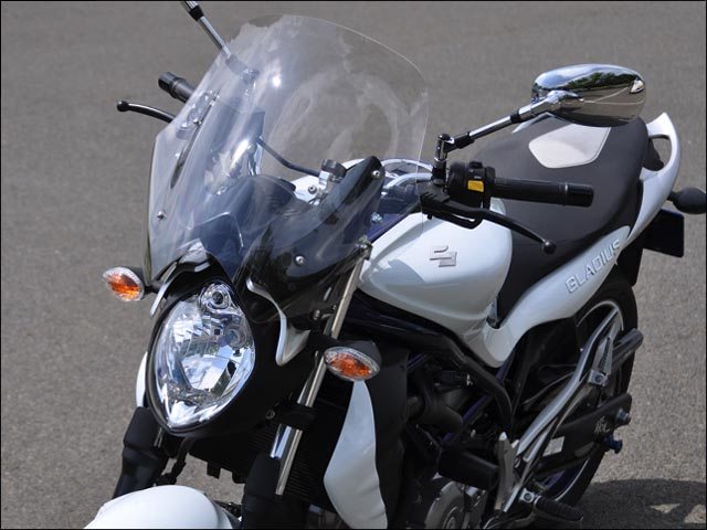 CHIC DESIGN シックデザイン ガイラシールド GLADIUS650 GLADIUS400 SUZUKI スズキ スクリーン 外装