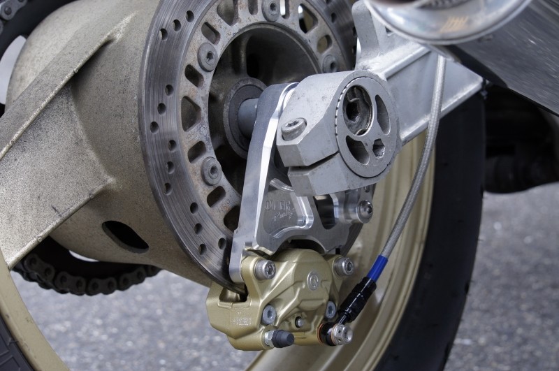 OVER オーヴァー リアキャリパーサポート ブレンボ2P/カニ用 GPZ900R KAWASAKI カワサキ キャリパーサポート・ブラケット ブレーキ