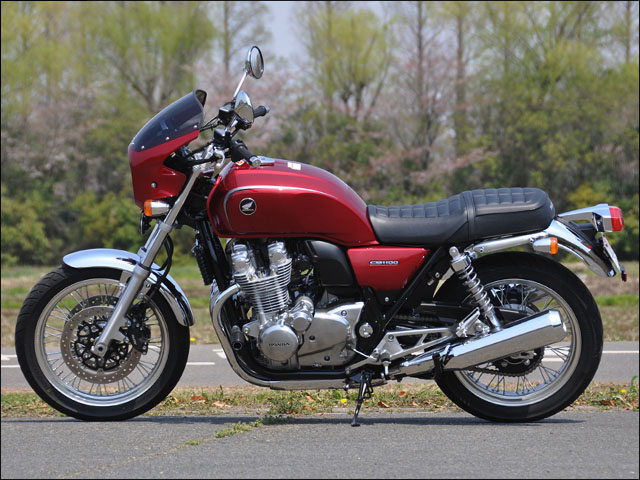 CHIC DESIGN シックデザイン ロードコメット CB1100 EX HONDA ホンダ ビキニカウル カウル関連 外装 スクリーンカラー:スモーク / カラー:パールグレアホワイト(ストライプ)|ウェビック 店