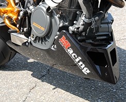 Magical Racing マジカルレーシング アンダーカウル 125DUKE 200DUKE KTM カウル関連 外装 素材：FRP製(ブラック) / MagiVeilセラミックコーティング：なし