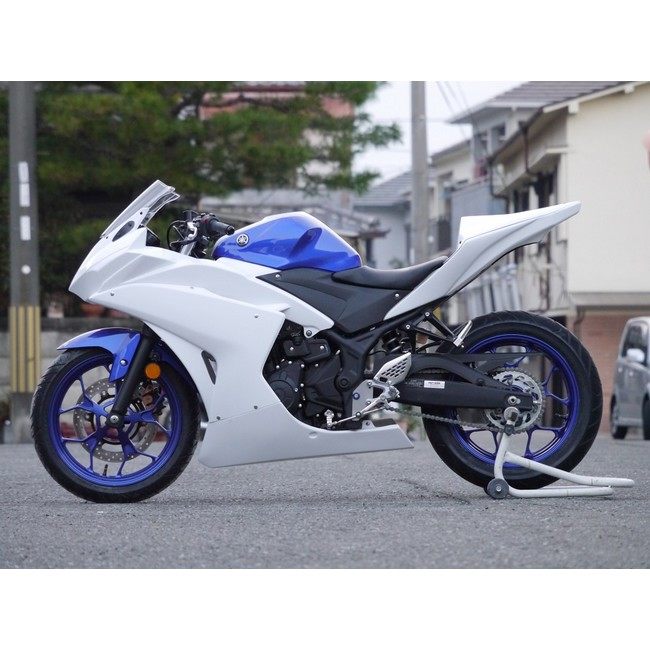 オープニングセール】 YZF-R6 17年 タンデムシートカバー 白ゲル 才