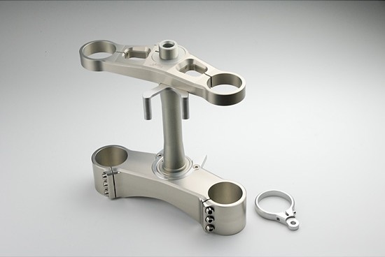 Robby Moto Engineering ロビーモトエンジニアリング トリプルクランプ
