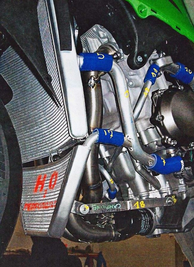 ニンジャ250　16年式にて使用　BEETラジエーターコアガード moto-occ_0621-kg2-00