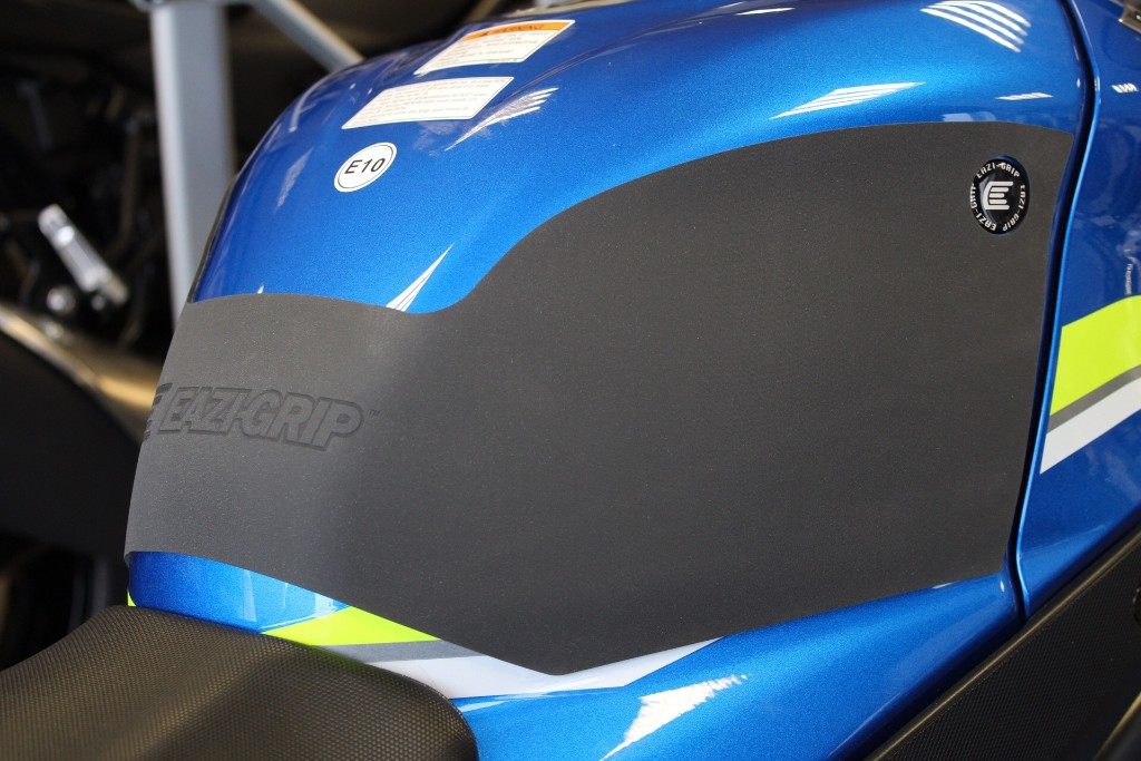 Eazi-Grip イージーグリップ ラップアラウンド タンクグリップ GSXR1000 SUZUKI スズキ ニーグリップパッド タンク関連 外装