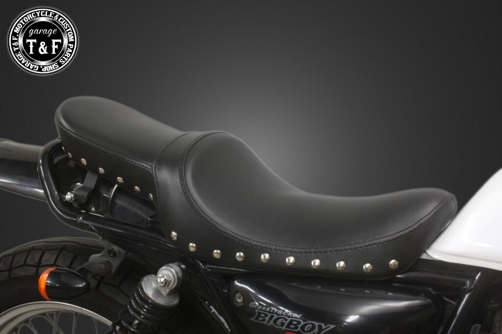 Garage T&F ガレージ スタッド付きツーリングシート グラストラッカー グラストラッカービックボーイ SUZUKI スズキ シート シート関連 外装｜ウェビック　店