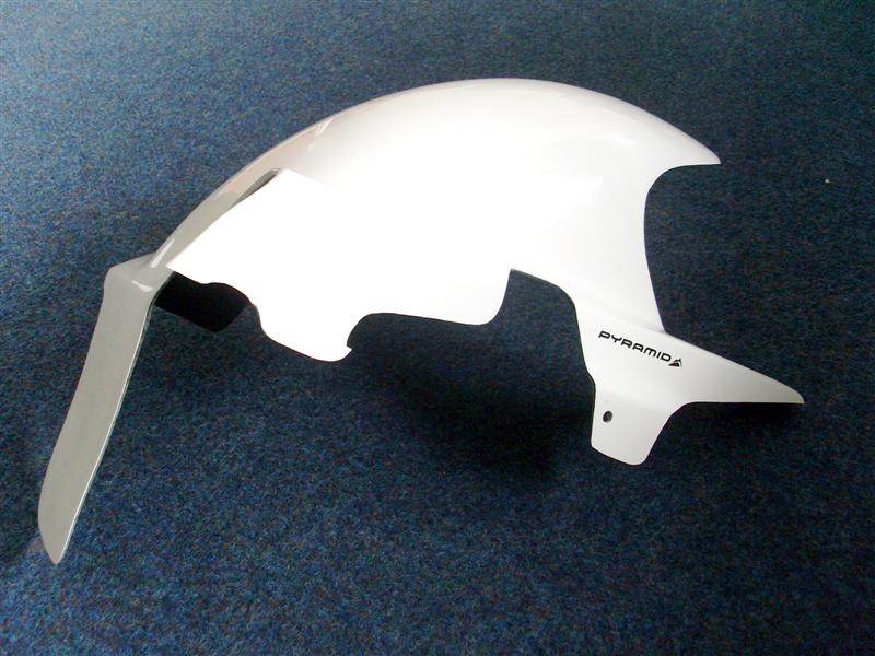 Pyramid Plastics ピラミッドプラスチック リアフェンダー(チェーンガード付)(Hugger With Chainguard) GSX1400 SUZUKI スズキ リアフェンダー フェンダー関連 外装
